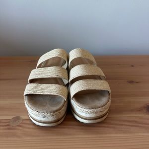 Universal threads sandals